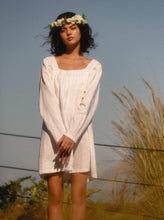 Load image into Gallery viewer, Art of Simplicity Dresses SARAH Shift Linen Dress in White
