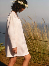 Load image into Gallery viewer, Art of Simplicity Dresses SARAH Shift Linen Dress in White
